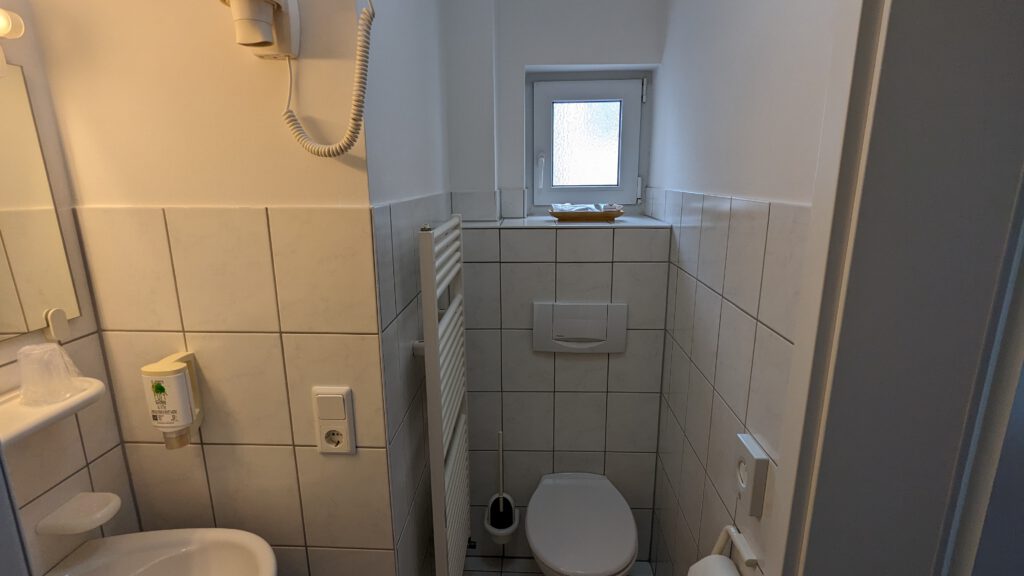 Double room bath WC